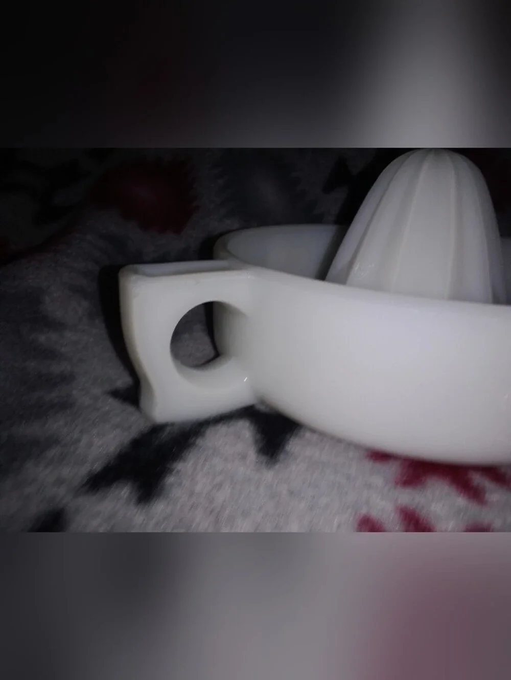 Vintage Sunkist Milk Glass Hand Juicer 8 1/8